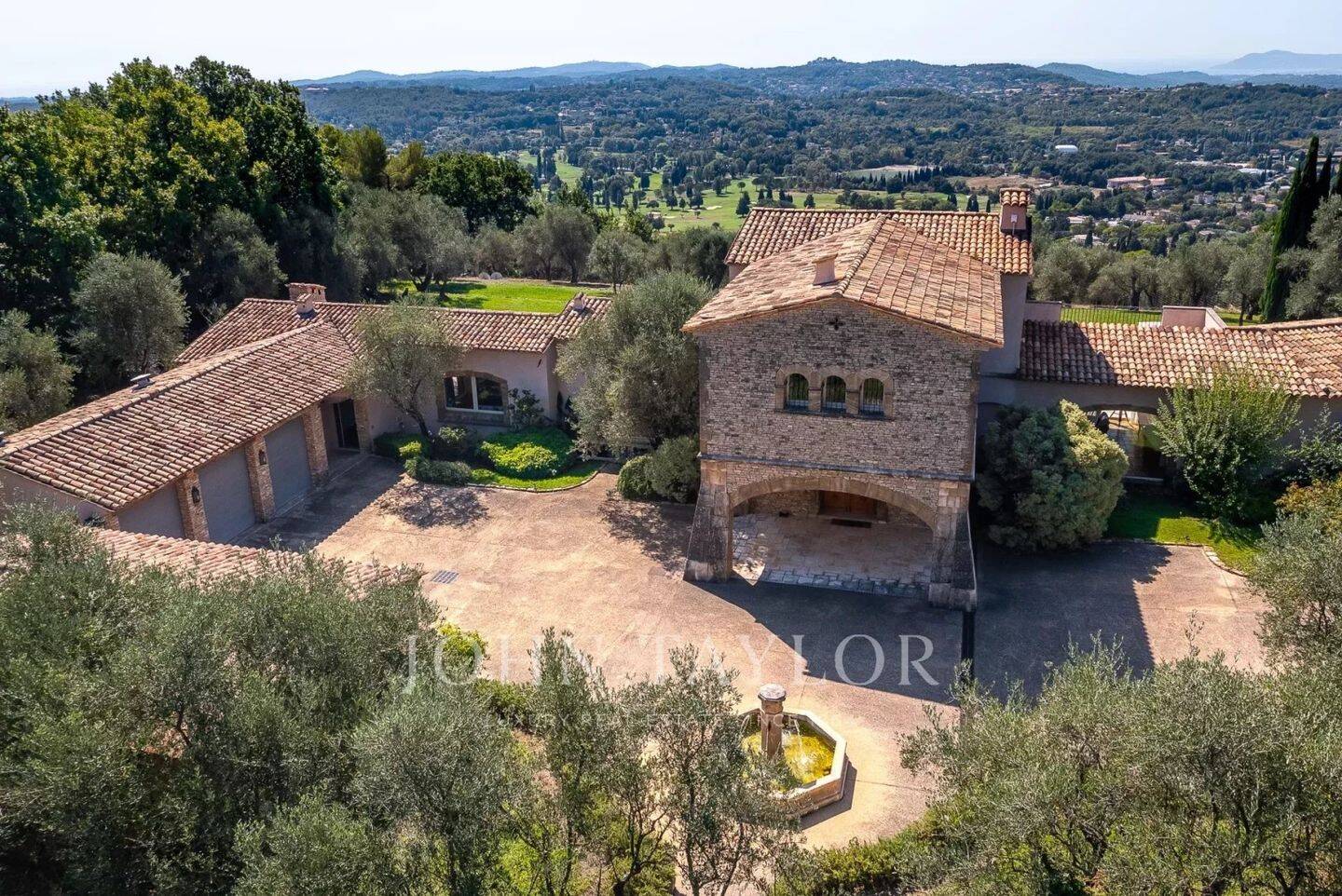 Maison à vendre, 577m², CHATEAUNEUF DE GRASSE