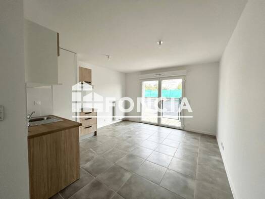 Appartement à louer 635 € 2 pièces 1 chambre 43,5 m² RDC Chemin de la Vie Ambarès-et-Lagrave 33440