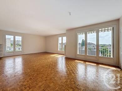 Appartement à vendre 299 900 € 5 pièces 3 chambres 117,2 m² 4ème étage Compiegne 60200
