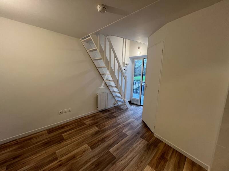 Maison à louer, 11m², LA QUEUE EN BRIE