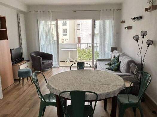 Appartement à vendre 283 500 € 3 pièces 2 chambres 54 m² RDC Royan 17200