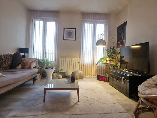 Appartement à vendre 193 000 € 4 pièces 3 chambres 73 m² 3ème étage République-Gare-Porte de Paris Saint-Denis 93200