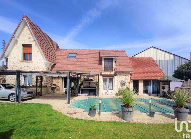 Maison à vendre 322 000 € 5 pièces 4<br/>chambres 140 m²<br/>superficie 1 024 m²<br/>terrain Pont-sur-Seine 10400