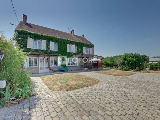 Maison à vendre 410 000 € 7 pièces 4 chambres 163 m² 1 576 m² de terrain Bransles 77620