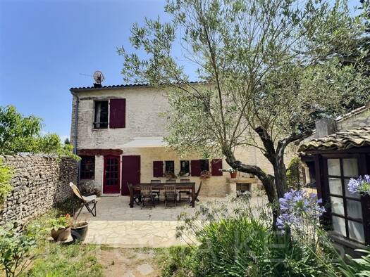 Maison à vendre 1 250 000 € 7 pièces 5 chambres 258 m² 505 m² de terrain Le Bois Plage en Re 17580
