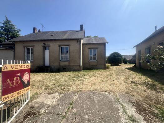 Maison à vendre 173 250 € 5 pièces 3 chambres 164 m² 1 829 m² de terrain Auzouer-en-Touraine 37110