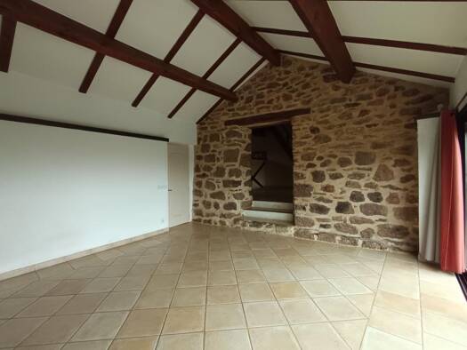 Maison à louer 685 € 3 pièces 2 chambres 101,5 m² Les Salelles 07140