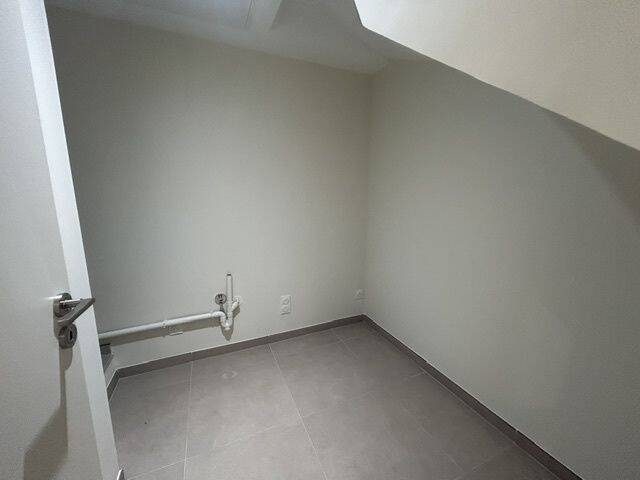 TOULOUSAINE TYPE 4 ENTIEREMENT RENOVEE AVEC PRESTATIONS HAUT DE — 24