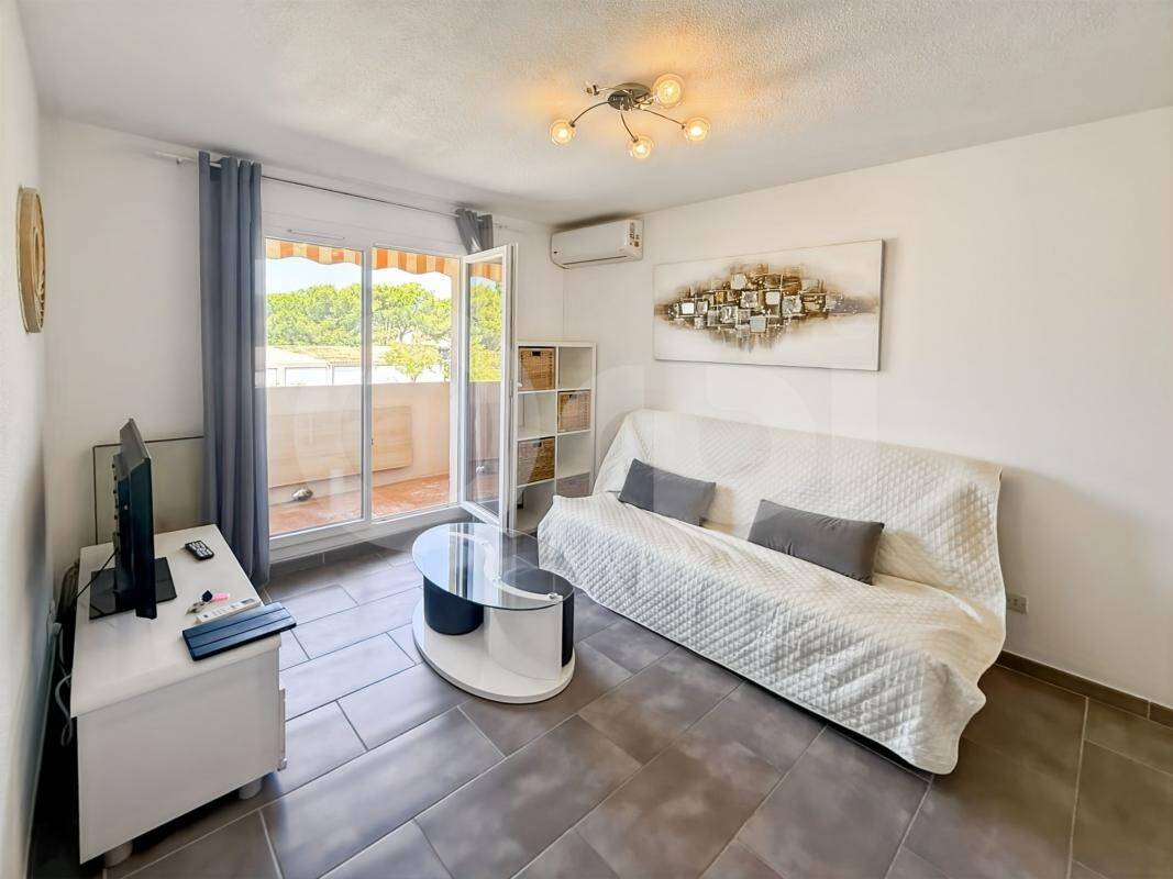 Maison à louer, 25m², LA LONDE LES MAURES