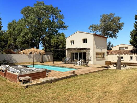 Maison à vendre 1 099 000 € 6 pièces 4 chambres 201 m² 4 300 m² de terrain Les Milles Aix-en-Provence 13290