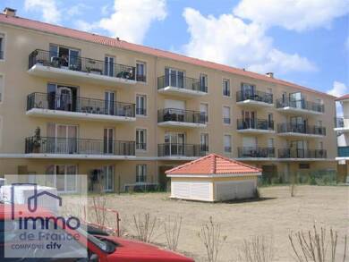 Appartement à louer 569 € 2 pièces 1 chambre 39,8 m² RDC/1 Le Village Vaulx-en-Velin 69120