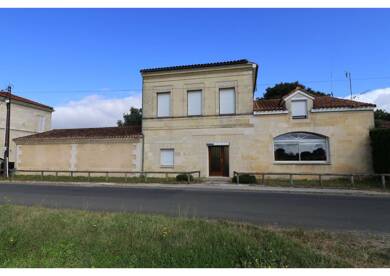 Maison à vendre 349 907 € 6 pièces 4 chambres 229 m² 1 820 m² de terrain Bayon-sur-Gironde 33710