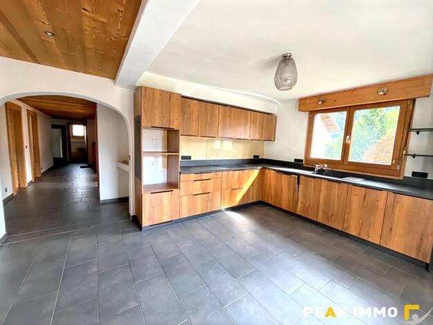 Appartement à vendre 373 000 € 5 pièces 4 chambres 117 m² Étage 1/1 Sallanches 74700