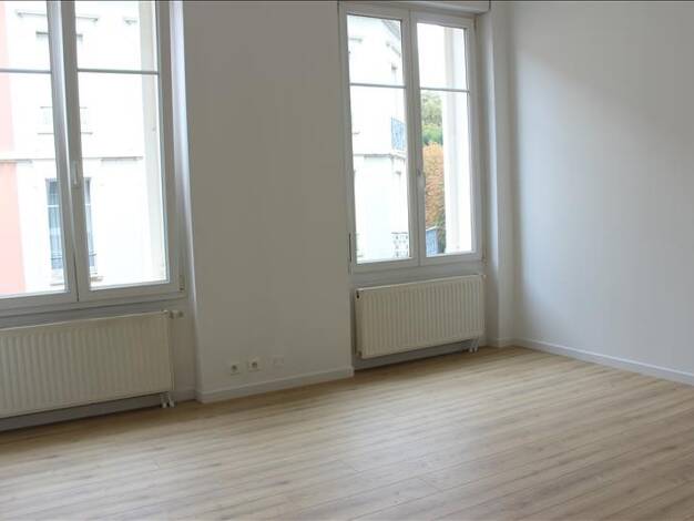 Appartement à louer 870 € 4 pièces 3 chambres 85 m² 1er étage Europe Nouveau Bassin-Centre Mulhouse 68100