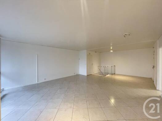 Appartement à vendre 295 000 € 6 pièces 4 chambres 98,7 m² RDC Élancourt 78990