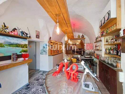 Boutique à vendre 128 000 € 4 pièces 114,4 m² de surface de vente Donzère 26290