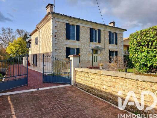 Maison à vendre 321 000 € 6 pièces 4 chambres 208 m² 1 904 m² de terrain Pineuilh 33220