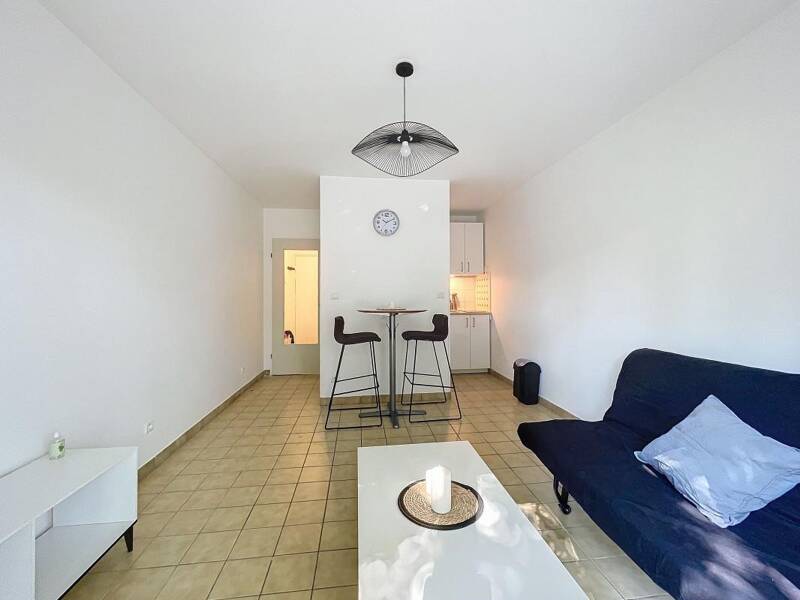 Maison à louer, 22m², VOISINS LE BRETONNEUX