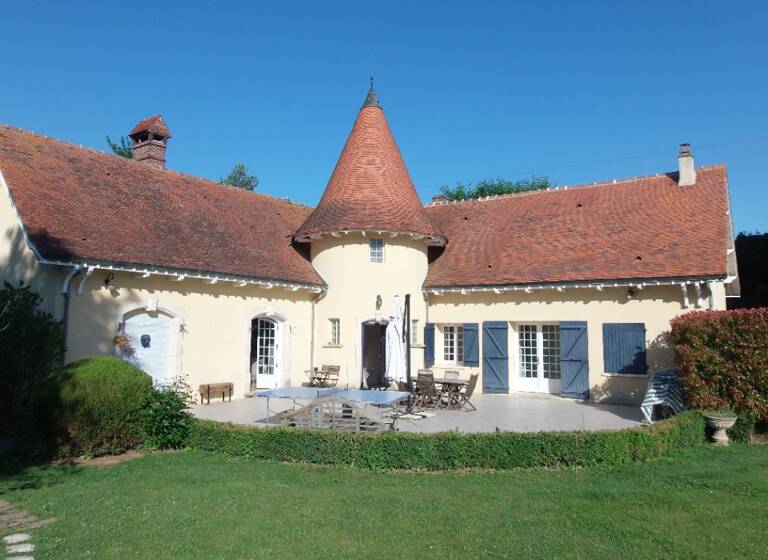 Maison à vendre 420 000 € 8 pièces 5<br/>chambres 250 m²<br/>superficie 2 600 m²<br/>terrain Maintenon 28130
