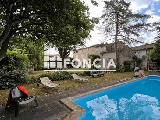 Appartement à louer 2 400 € 7 pièces 6 chambres 431 m² RDC Coulon 79510