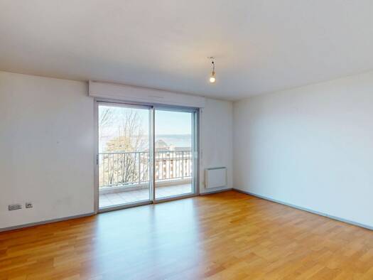 Triplex à louer 1 465 € 3 pièces 2 chambres 61 m² Étage 3/4 Bord du Lac Évian-les-Bains 74500