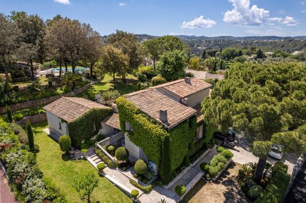 Villa à vendre 1 869 000 € 6 pièces 4 chambres 304 m² 2 838 m² de terrain Vallée Verte-Issarts-Vignasses Biot 06410