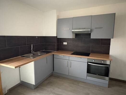 Appartement à vendre 115 000 € 3 pièces 2 chambres 78 m² 2ème étage La Parisiere Bourg-de-Péage 26300