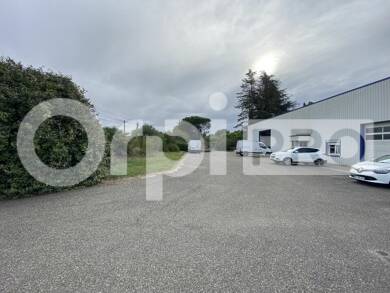 Local d'activités à vendre 290 000 € 900 m² d'espace de stockage Albias 82350
