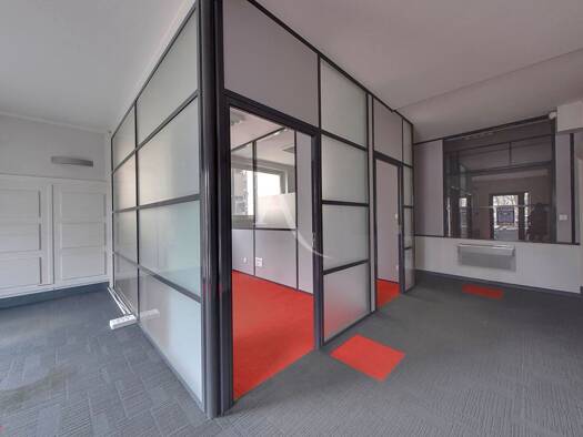 Espace bureau à vendre 435 000 € 270 m² de bureaux Centre Ville Mâcon 71000