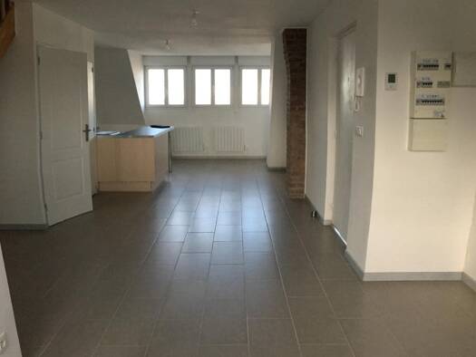 Appartement à louer 609 € 3 pièces 2 chambres 59 m² Étage 3/2 Calais 62100