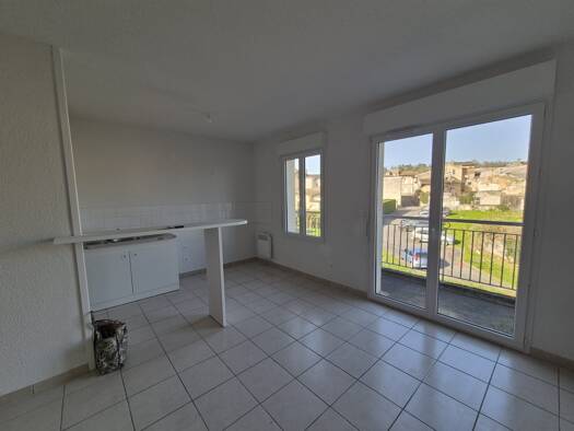 Appartement à vendre 70 000 € 2 pièces 1 chambre 44 m² Étage 2/2 Castillon-la-Bataille 33350