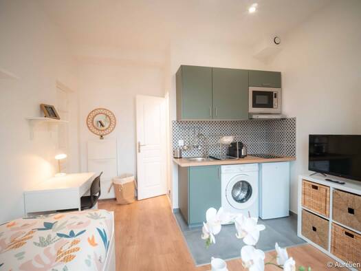 Appartement à louer - logement étudiant 730 € 1 pièce 19 m² Étage 3/3 Gare Villeneuve-le-Roi 94290