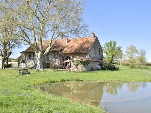 Maison à vendre 780 000 € 6 pièces 4 chambres 280 m² 20 000 m² de terrain Saint-Gengoux-le-National 71460