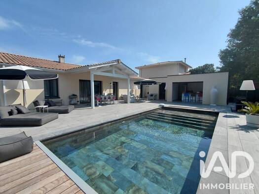 Maison de plain-pied à vendre 424 000 € 5 pièces 3 chambres 93 m² 829 m² de terrain Saint-Caprais-de-Bordeaux 33880