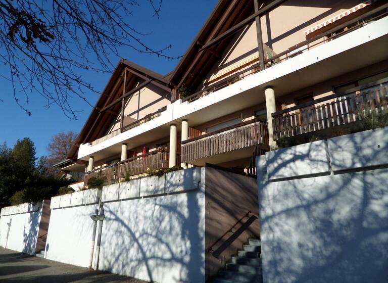 Appartement à louer 811 € 2 pièces 1<br/>chambre 39 m²<br/>superficie 3<br/>étages Les Hauts de Chambéry-Mollard Chambéry 73000