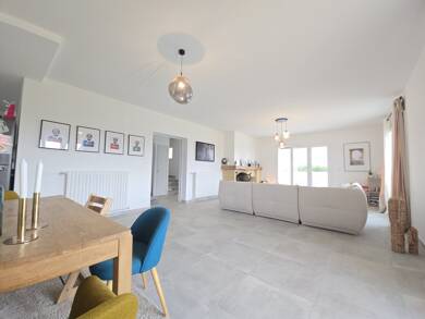 Villa à louer 1 650 € 6 pièces 4 chambres 199 m² Chateauneuf du Pape 84230