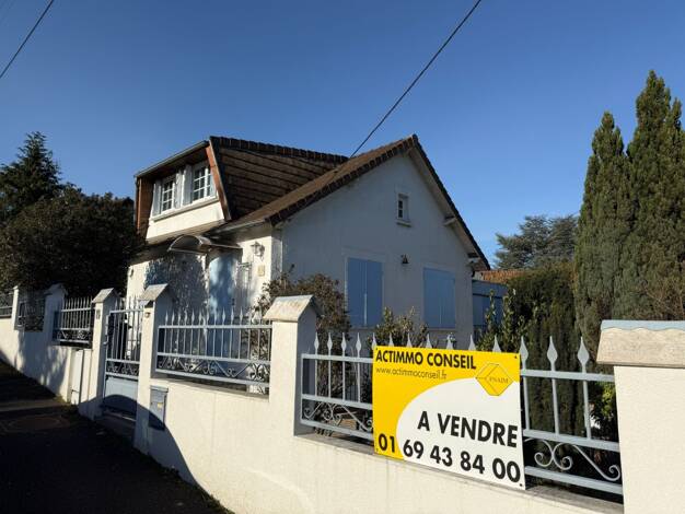 Maison à vendre 345 000 € 5 pièces 3 chambres 102 m² 437 m² de terrain Brunoy 91800