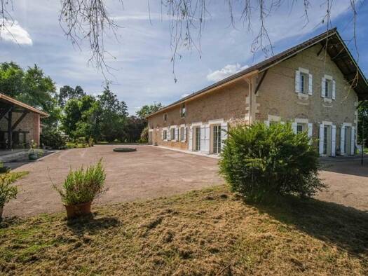 Maison à vendre 549 000 € 8 pièces 5 chambres 430 m² 8 931 m² de terrain Grenade-sur-l'Adour 40270