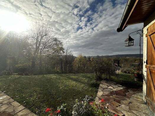 Maison en viager occupé Bouquet 128 000 € 5 pièces 3 chambres 140 m² 6 612 m² de terrain Méry-sur-Marne 77730