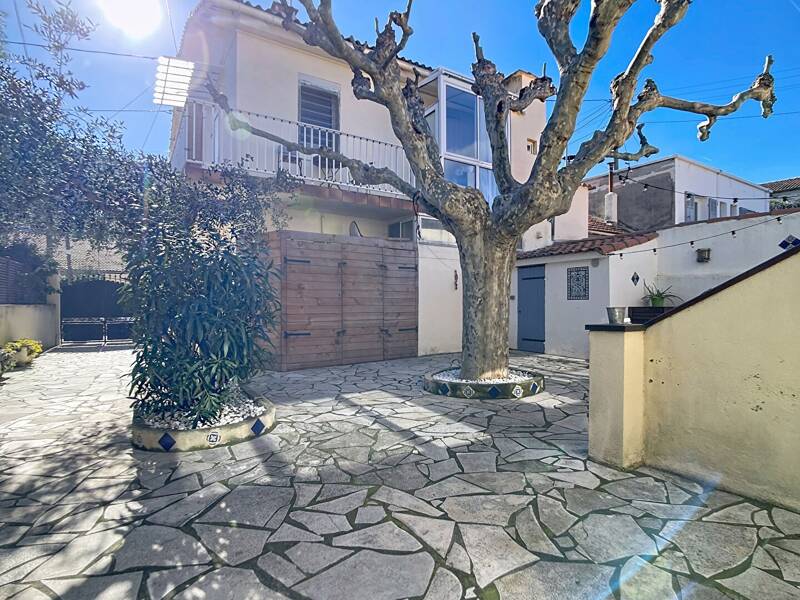 Maison à louer, 198m², MARSEILLE 12E