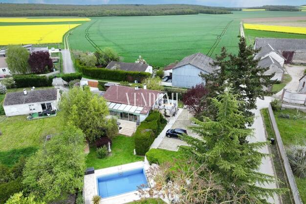 Maison à vendre 430 000 € 6 pièces 3 chambres 220 m² 1 630 m² de terrain Senantes 28210