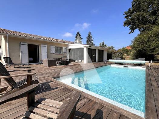 Maison de plain-pied à vendre 319 900 € 5 pièces 3 chambres 130 m² 2 507 m² de terrain La Clotte 17360