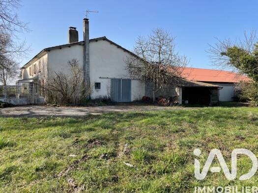 Maison à vendre 205 000 € 7 pièces 5 chambres 192 m² 7 200 m² de terrain Arthenac 17520