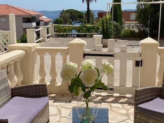 Appartement à louer 1 200 € 2 pièces 1 chambre 58,3 m² RDC Sainte-Maxime 83120