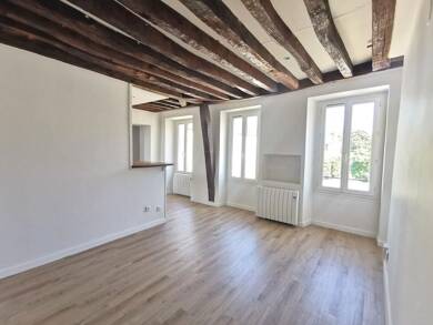 Appartement à vendre 109 000 € 1 pièce 25 m² Dernier étage, Étage 2/2 Mandres-les-Roses 94520