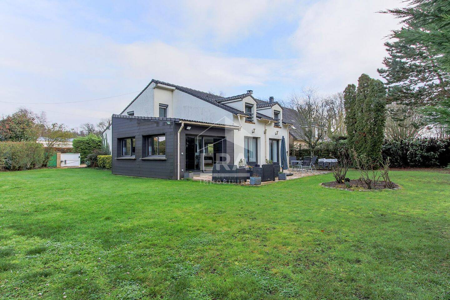 Maison à vendre, 161m², MORAINVILLIERS