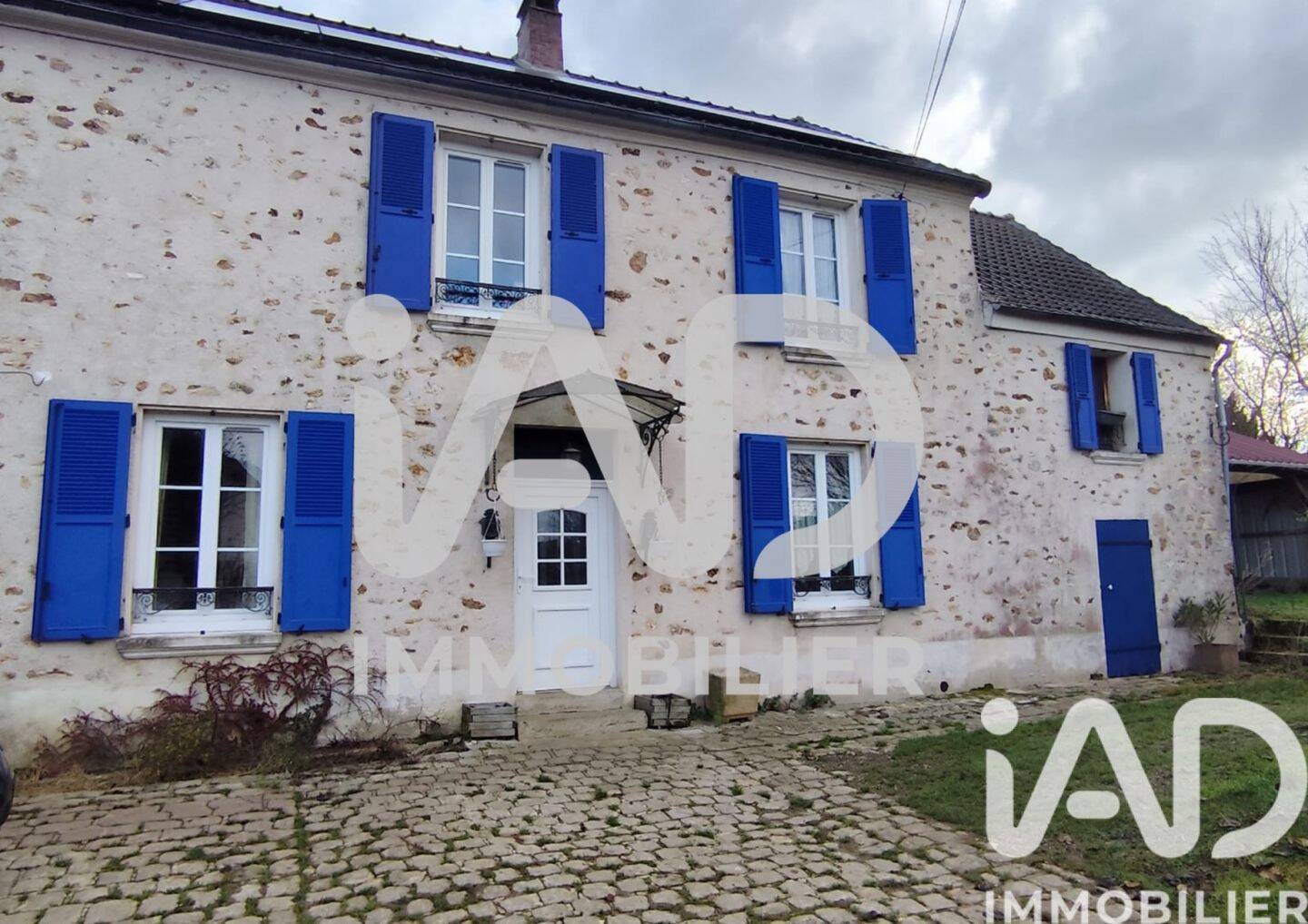Maison à vendre, 240m², VILLENEUVE SUR BELLOT