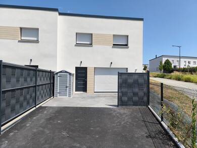 Maison à louer 875 € 4 pièces 3 chambres 74 m² 100 m² de terrain Le Rachapt-Bellevue Vitre 35500
