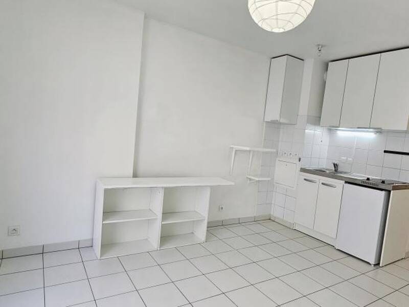 Maison à louer, 25m², PARIS 18E