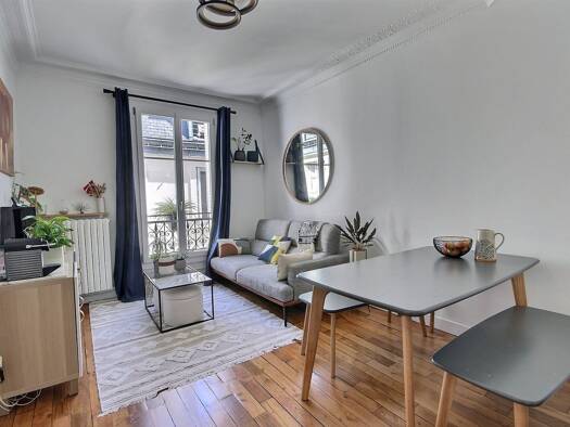 Appartement à vendre 605 000 € 3 pièces 2 chambres 54 m² Étage 5/6 Grandes Carrières-Clichy Paris 18ème arrondissement 75018